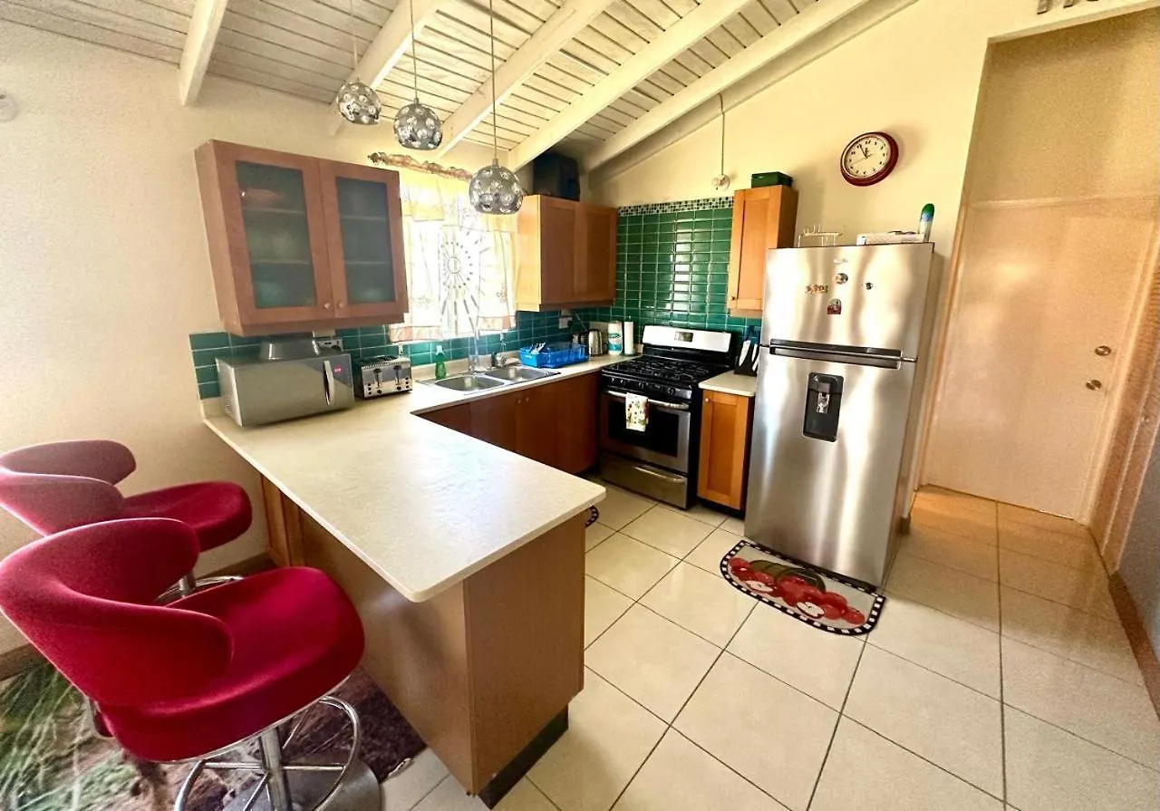 פאלמאות' Spring Top Cottage